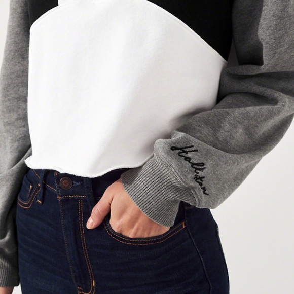 NEW HOLLISTER SWEATER - Picture 3 of 5